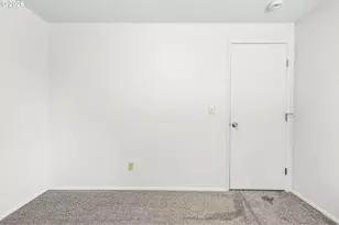 361 W Pine St, Sweet Home, OR 97386 - Photo 13