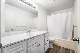 361 W Pine St, Sweet Home, OR 97386 - Photo 11
