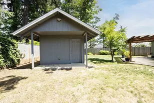 4950 Glacier Dr, Springfield, OR 97478 - Photo 29