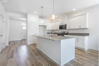 701 Tigerlily St, Silverton, OR 97381 - Photo 9