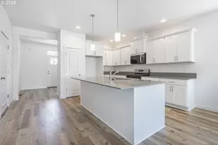 701 Tigerlily St, Silverton, OR 97381 - Photo 9