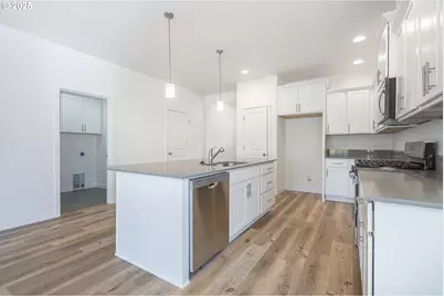 701 Tigerlily St, Silverton, OR 97381 - Photo 11