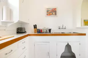 802 SE 35th Ave, Portland, OR 97214 - Photo 17