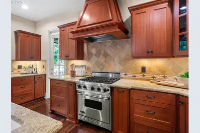 752 E Ave, Lake Oswego, OR 97034 - Photo 15