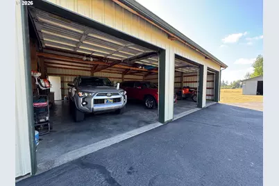 10418 Champoeg Rd, Aurora, OR 97002 - Photo 39