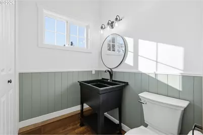 764 71st St, Springfield, OR 97478 - Photo 23