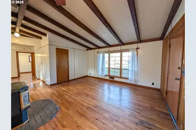 1106 F Ave, La Grande, OR 97850 - Photo 3