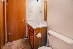 2081 SW Fellows St, McMinnville, OR 97128 - Photo 37