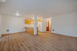 2081 SW Fellows St, McMinnville, OR 97128 - Photo 21