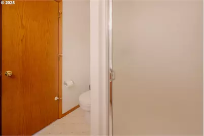 2081 SW Fellows St, McMinnville, OR 97128 - Photo 45