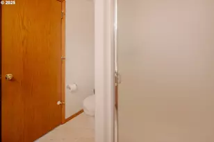 2081 SW Fellows St, McMinnville, OR 97128 - Photo 45