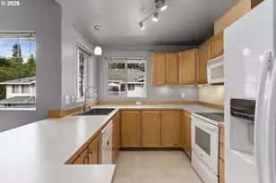 13682 SW Hall Blvd, Portland, OR 97223 - Photo 9
