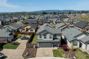 1819 SE Blueberry St, Dallas, OR 97338 - Photo 37
