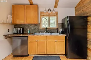 71010 E McFarland Rd, Rhododendron, OR 97049 - Photo 5
