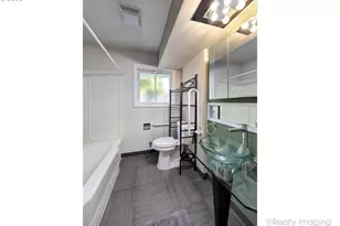2609 E McLoughlin Blvd, Vancouver, WA 98661 - Photo 7
