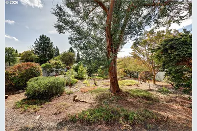 2609 E McLoughlin Blvd, Vancouver, WA 98661 - Photo 17