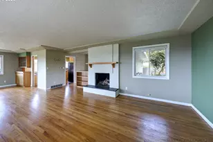 2609 E McLoughlin Blvd, Vancouver, WA 98661 - Photo 3