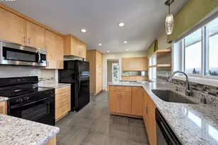 2609 E McLoughlin Blvd, Vancouver, WA 98661 - Photo 5
