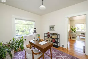 2415 SE Ivon St, Portland, OR 97202 - Photo 9