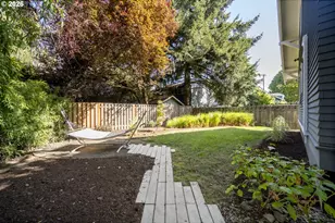 2415 SE Ivon St, Portland, OR 97202 - Photo 45