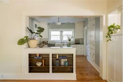 2415 SE Ivon St, Portland, OR 97202 - Photo 13