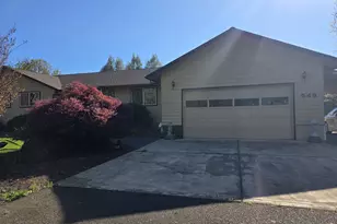 549 Bailey Dr, Roseburg, OR 97471 - Photo 1