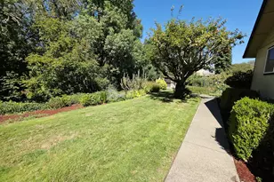 549 Bailey Dr, Roseburg, OR 97471 - Photo 41
