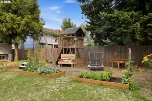 866 SE 136th Ave, Portland, OR 97233 - Photo 33