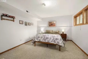 866 SE 136th Ave, Portland, OR 97233 - Photo 21