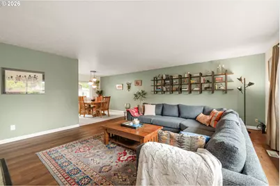 866 SE 136th Ave, Portland, OR 97233 - Photo 5