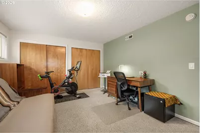 866 SE 136th Ave, Portland, OR 97233 - Photo 19