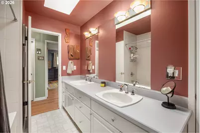 866 SE 136th Ave, Portland, OR 97233 - Photo 17