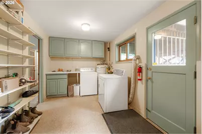 866 SE 136th Ave, Portland, OR 97233 - Photo 29