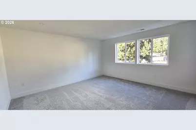 12453 SE Harold St, Portland, OR 97236 - Photo 9