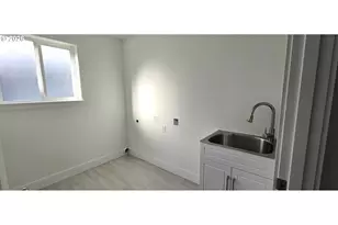 12453 SE Harold St, Portland, OR 97236 - Photo 11