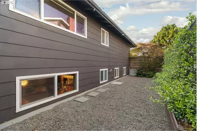 13000 NE Stanton St, Portland, OR 97230 - Photo 45