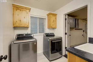 2137 N Legacy Dr, Newberg, OR 97132 - Photo 29