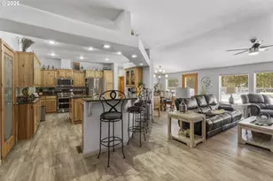 53315 Holiday Dr, La Pine, OR 97739 - Photo 11