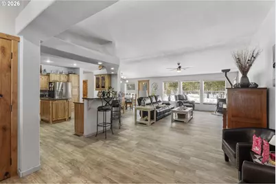 53315 Holiday Dr, La Pine, OR 97739 - Photo 5