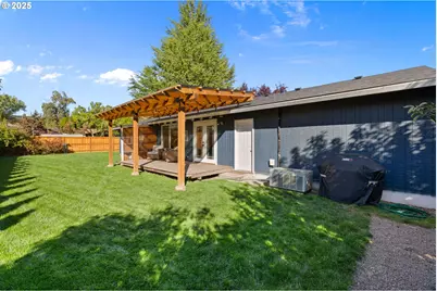 1905 N Springbrook Way, Newberg, OR 97132 - Photo 23