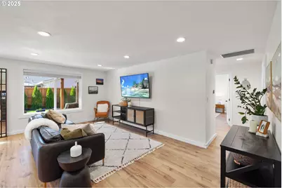 1905 N Springbrook Way, Newberg, OR 97132 - Photo 7