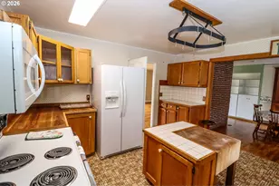 1338 D St, Coos Bay, OR 97420 - Photo 13