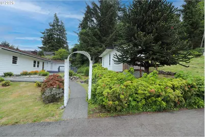 1338 D St, Coos Bay, OR 97420 - Photo 41