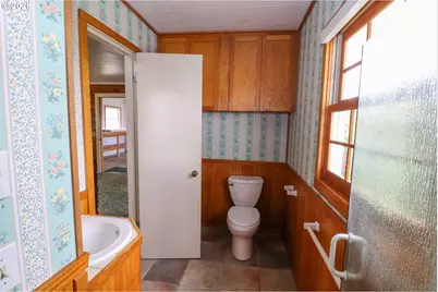 1338 D St, Coos Bay, OR 97420 - Photo 27