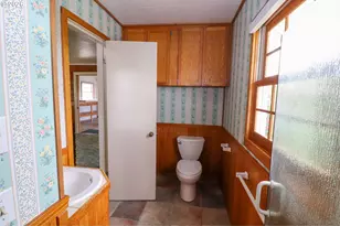 1338 D St, Coos Bay, OR 97420 - Photo 27