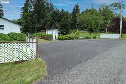 1338 D St, Coos Bay, OR 97420 - Photo 39