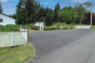 1338 D St, Coos Bay, OR 97420 - Photo 39