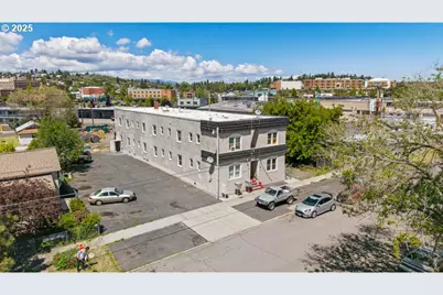 224 S Broad St, Klamath Falls, OR 97601 - Photo 3