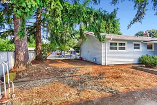 18126 SE Lincoln St, Portland, OR 97233 - Photo 25