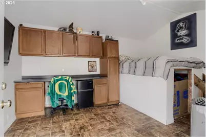 18126 SE Lincoln St, Portland, OR 97233 - Photo 23